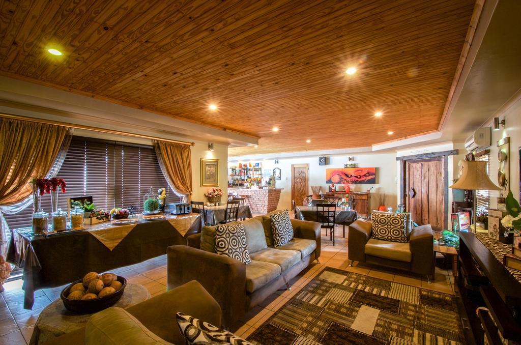Aber Jetz Guesthouse 퐁골라 외부 사진