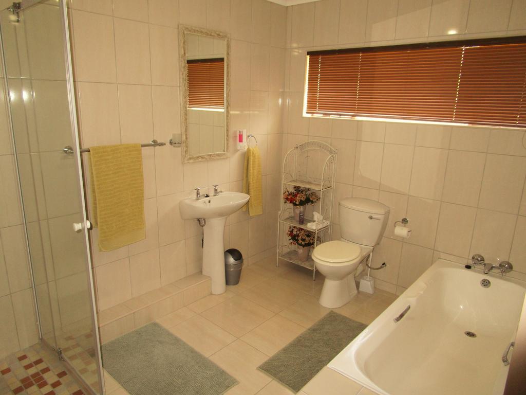Aber Jetz Guesthouse 퐁골라 외부 사진