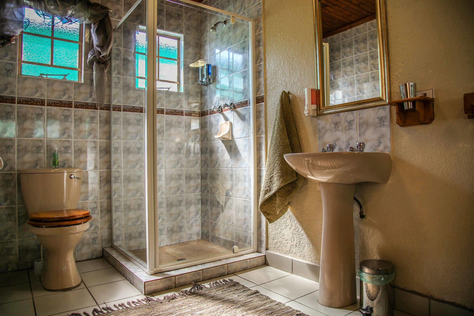 Aber Jetz Guesthouse 퐁골라 외부 사진