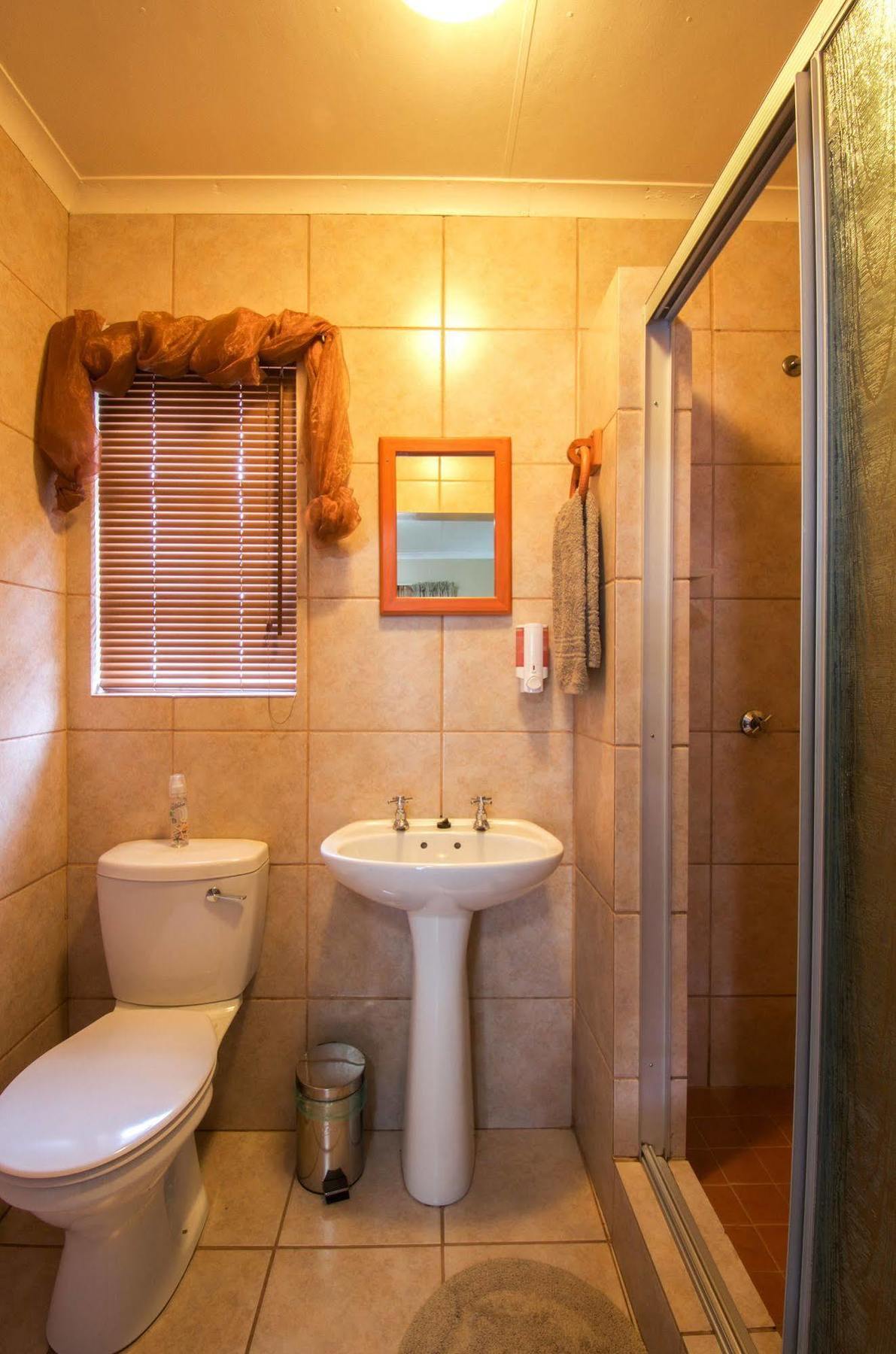 Aber Jetz Guesthouse 퐁골라 외부 사진