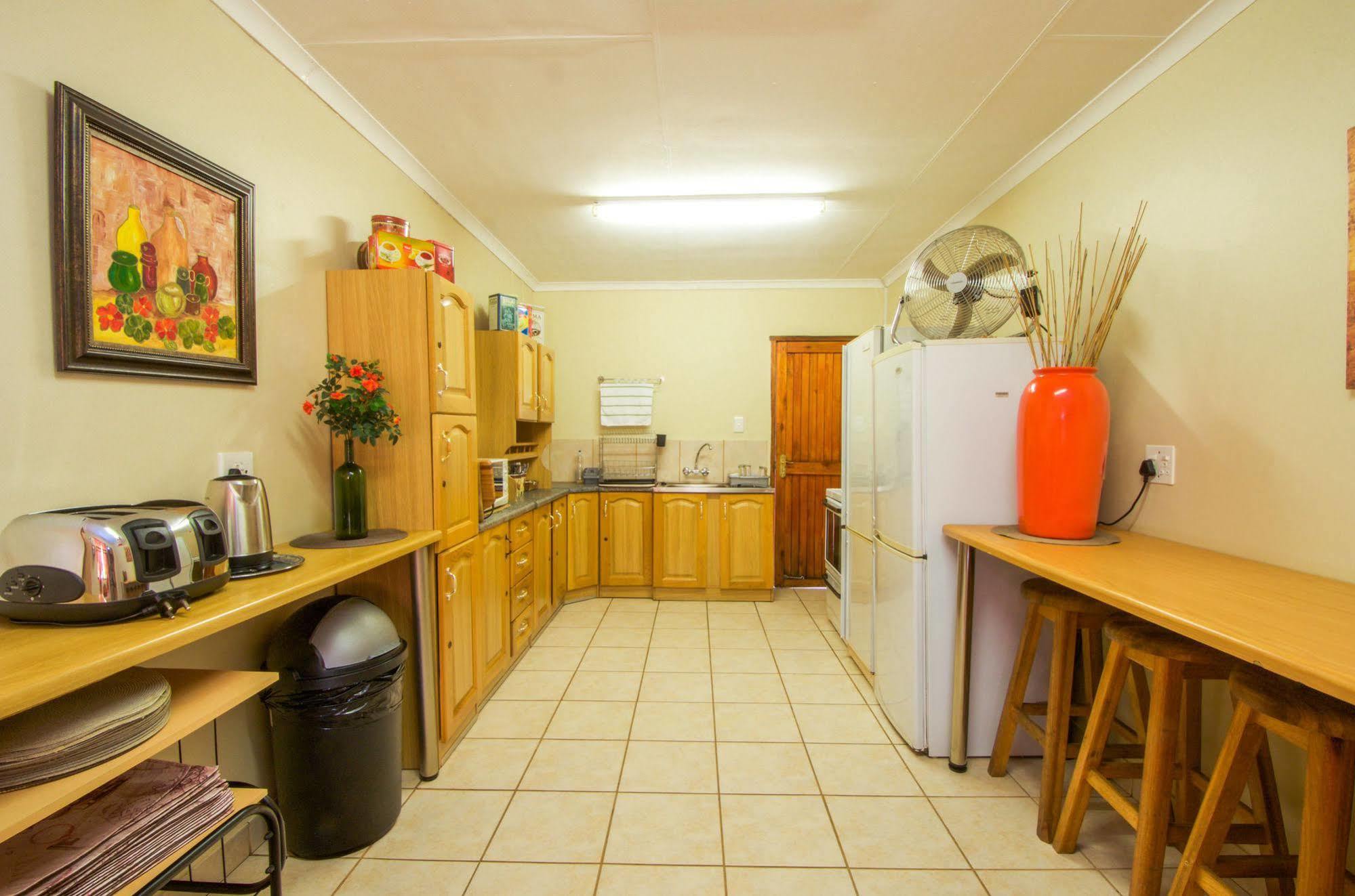 Aber Jetz Guesthouse 퐁골라 외부 사진