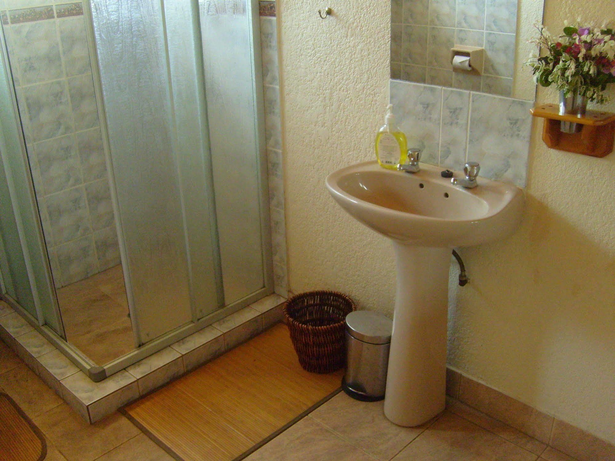 Aber Jetz Guesthouse 퐁골라 외부 사진